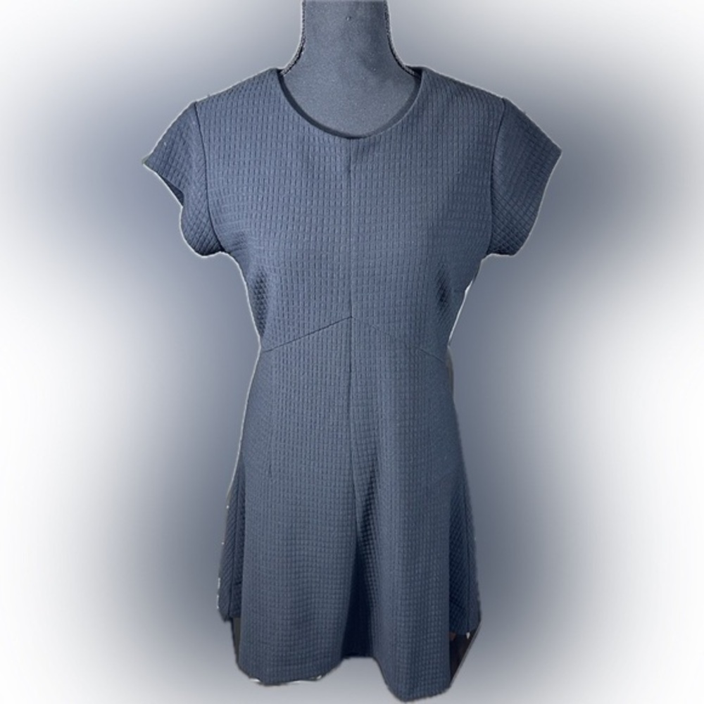 Banana Republic Midi Black Shortsleeve Flare Dress. Size 8 Cotton/Spandex Preown